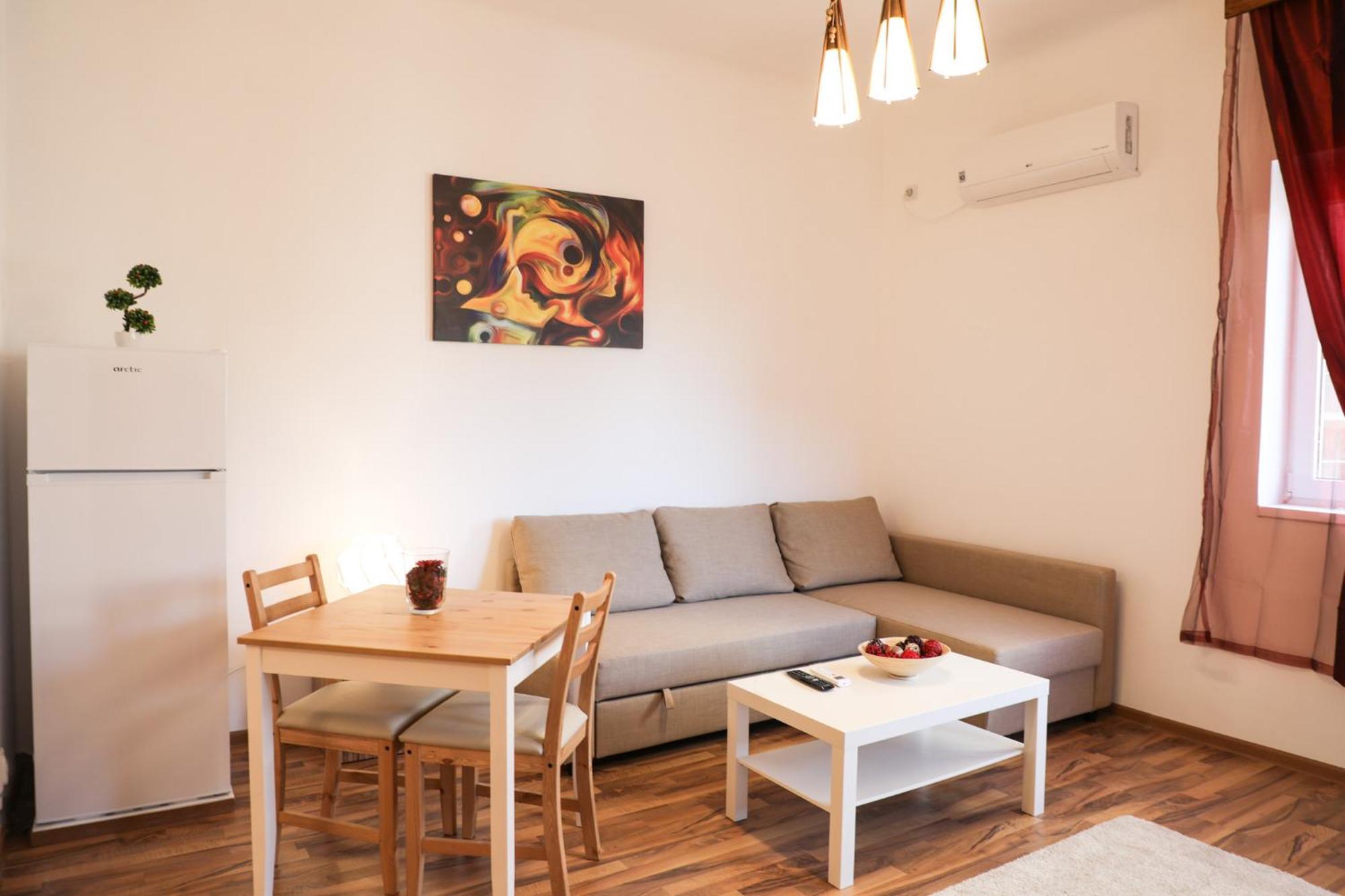 Ultracentral Apartament With Balcony - Old Town Bucharest Luaran gambar