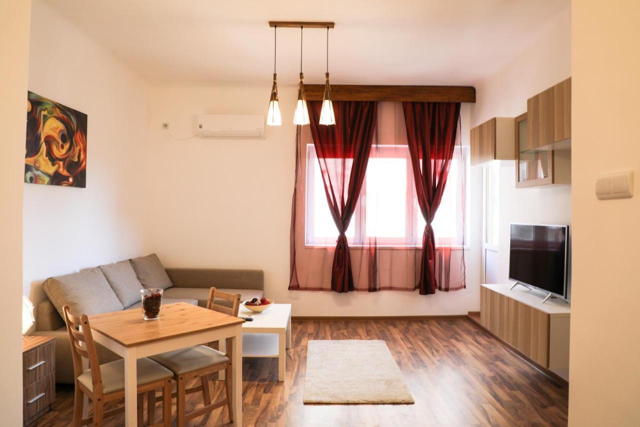 Ultracentral Apartament With Balcony - Old Town Bucharest Luaran gambar