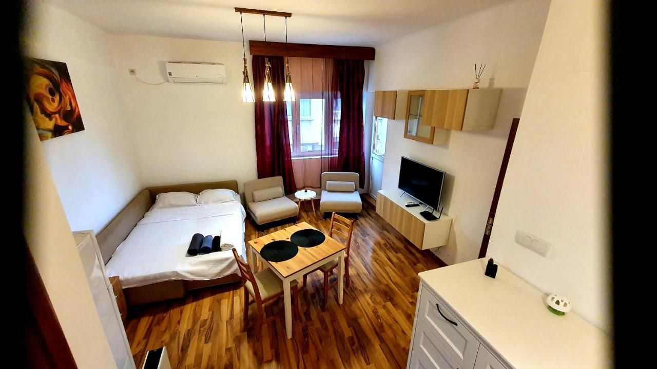 Ultracentral Apartament With Balcony - Old Town Bucharest Luaran gambar